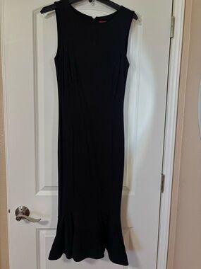 G.I.L.I Black Sleeveless Mermaid Hem Dress